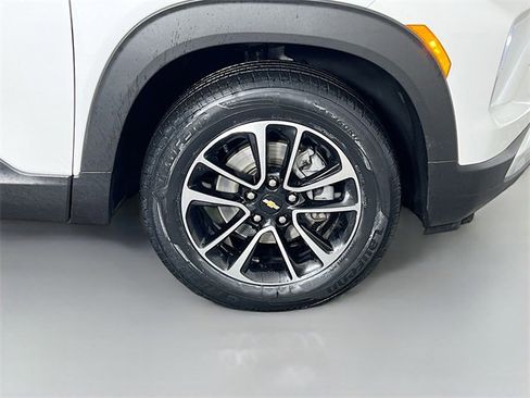 Used 2025 Chevrolet TrailBlazer LT image 34