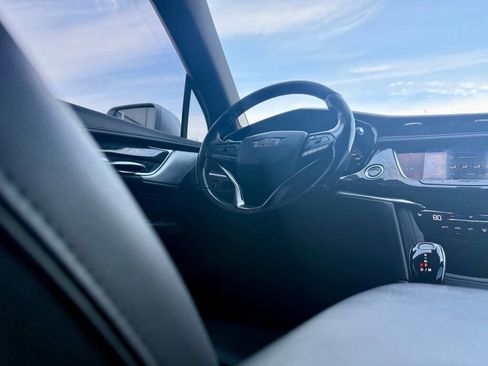 Used 2020 Cadillac XT6 Premium Luxury image 12