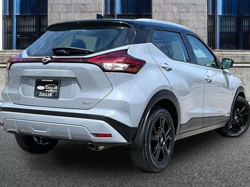 Used 2023 Nissan Kicks SV FWD image 11