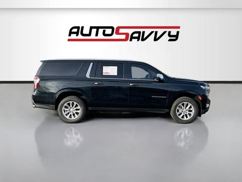 Used 2021 Chevrolet Suburban Premier w/ Premium Package AWD/4WD image 8