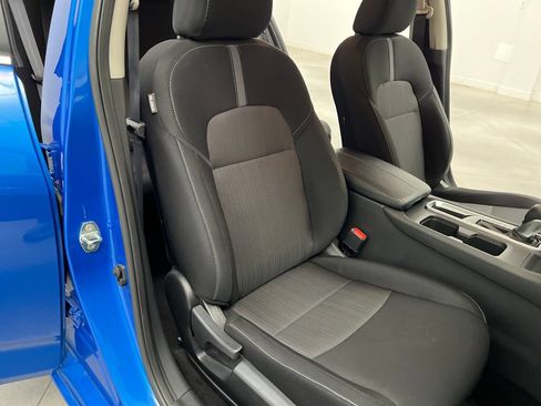 Used 2025 Nissan Sentra SV FWD image 28