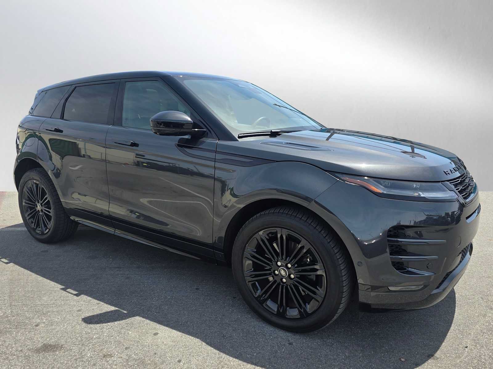 Used 2026 Land Rover Range Rover Evoque Dynamic SE AWD/4WD image 7