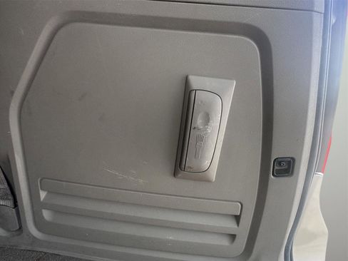 Used 2014 Chrysler Town & Country Touring-L w/ Driver Convenience Group FWD image 37