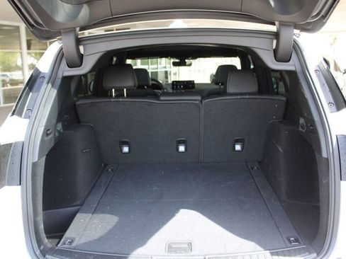 Used 2025 Acura RDX SH-AWD image 11