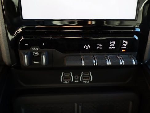 Used 2025 RAM 2500 Laramie image 29