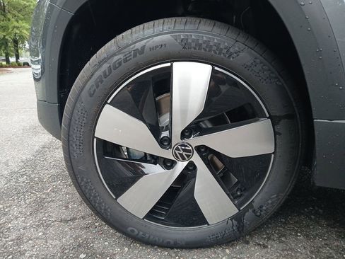 New 2025 Volkswagen Taos S image 25