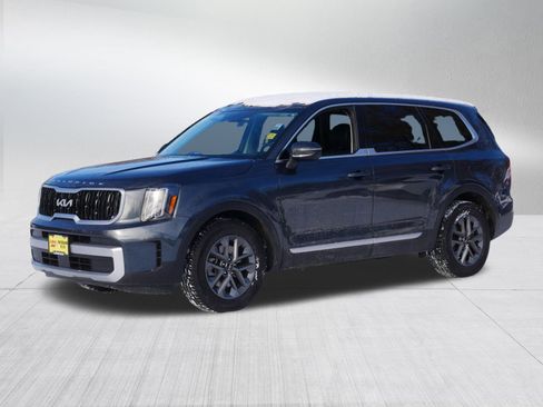 Certified 2023 Kia Telluride LX image 3