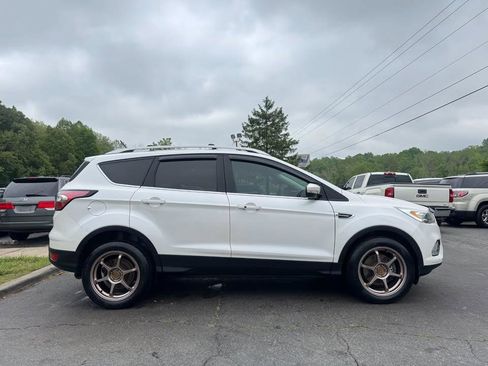 Used 2018 Ford Escape Titanium AWD/4WD image 4