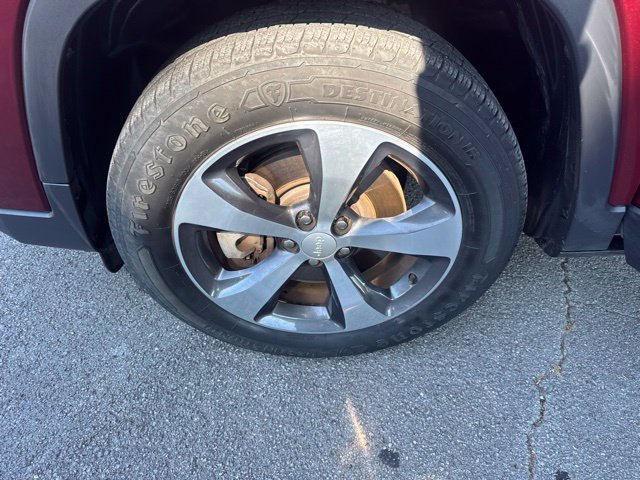 Used 2019 Jeep Cherokee Limited AWD/4WD image 16