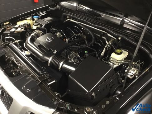 Used 2014 Nissan Xterra S image 48