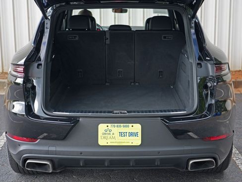 Used 2024 Porsche Cayenne AWD/4WD image 10