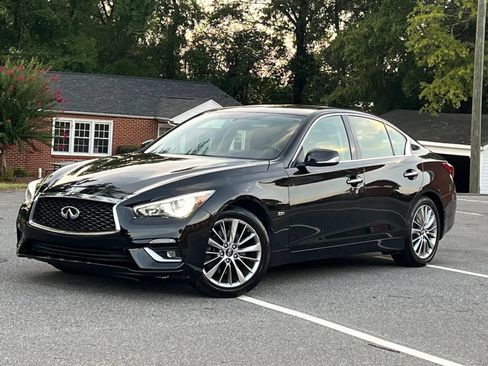 Used 2018 INFINITI Q50 Luxe AWD/4WD image 2
