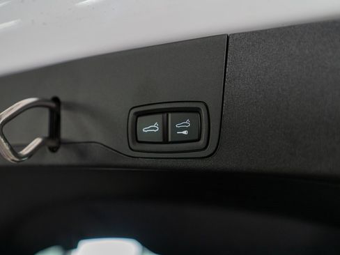 New 2025 Porsche Taycan 4S image 40