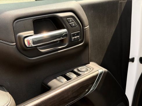 Used 2019 Chevrolet Silverado 1500 LTZ w/ LTZ Plus Package AWD/4WD image 18