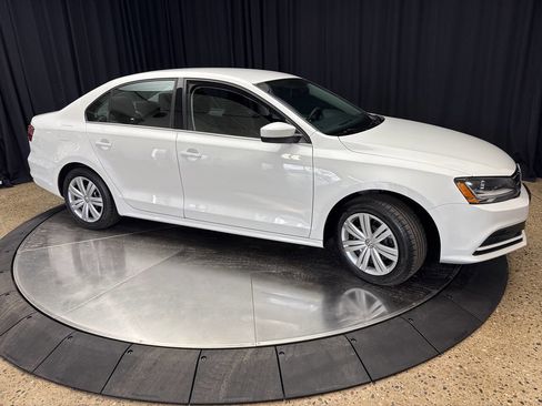 Used 2017 Volkswagen Jetta S image 12