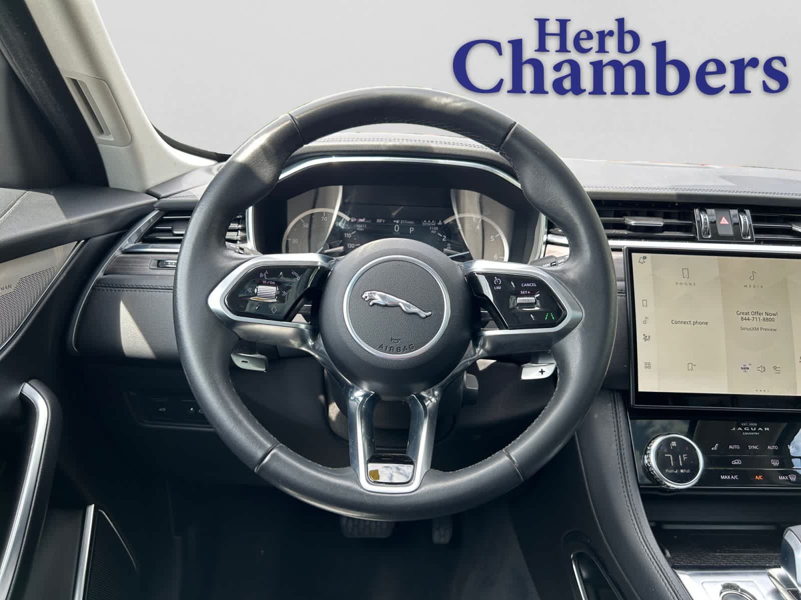 Used 2023 Jaguar F-PACE AWD/4WD image 17