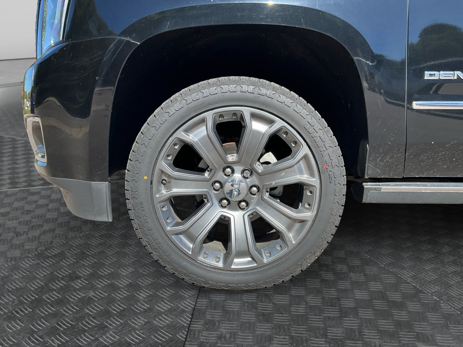 Used 2016 GMC Yukon Denali w/ Open Road Package AWD/4WD image 16