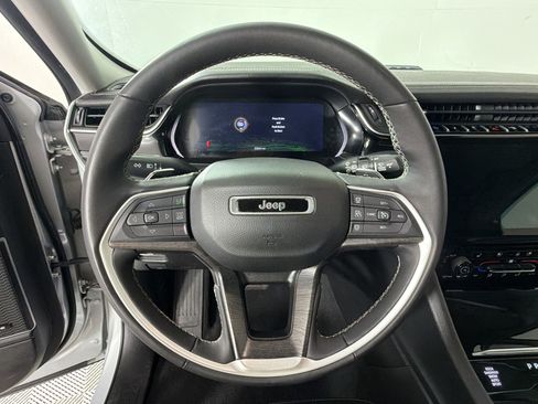 Used 2023 Jeep Grand Cherokee 4WD 4xe w/ Luxury Tech Group II image 11
