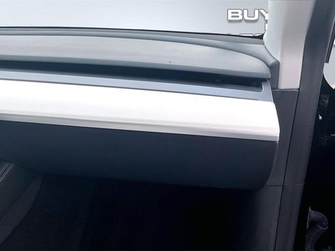 Used 2022 Tesla Model Y Performance image 17