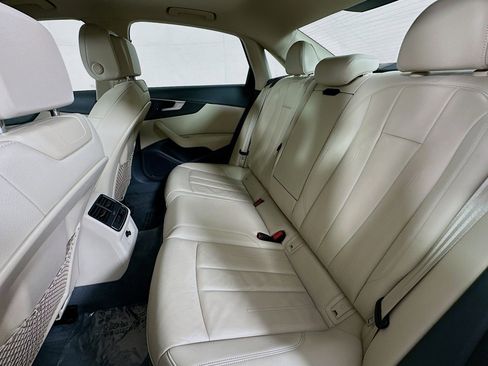 Used 2019 Audi A4 2.0T Premium image 9