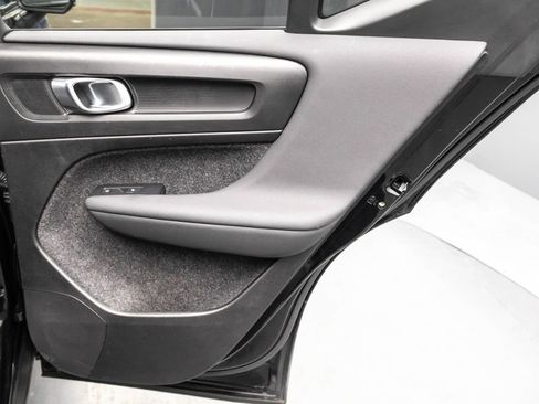 Used 2023 Volvo XC40 B5 Plus w/ Protection Package Premier image 30