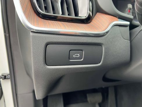 Used 2023 Volvo XC60 B5 Plus w/ Climate Package image 19