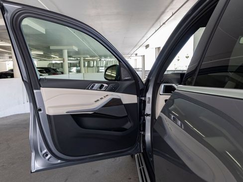 Certified 2024 BMW X5 sDrive40i w/ Premium Package RWD image 13