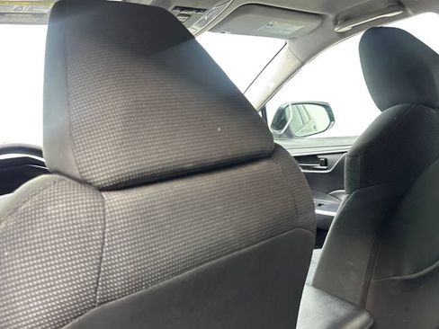 Used 2021 Toyota RAV4 LE FWD image 35