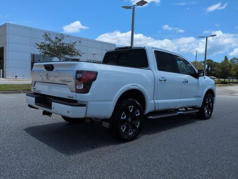 Certified 2021 Nissan Titan Platinum Reserve w/ Moonroof Package AWD/4WD image 4