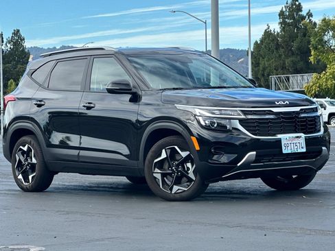 Used 2025 Kia Seltos S AWD/4WD image 2