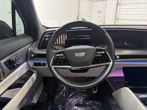 Used 2026 Cadillac Vistiq Luxury w/ LPO, Floor Liner Package image 22