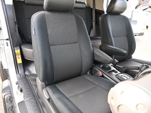 Used 2007 Toyota FJ Cruiser 4WD image 21