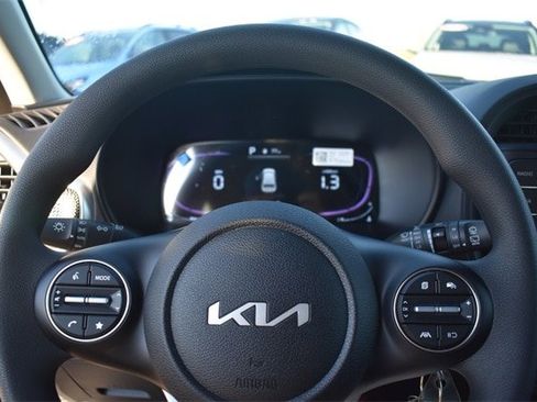 New 2025 Kia Soul LX image 23
