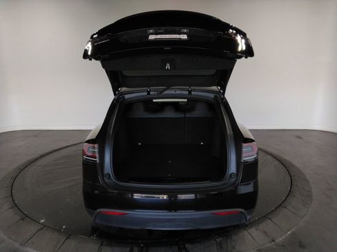 Used 2026 Tesla Model X image 9