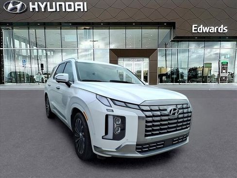 Used 2024 Hyundai Palisade Calligraphy image 3