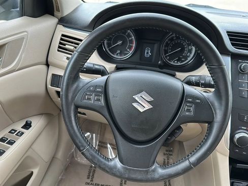 Used 2012 Suzuki Kizashi SE image 31