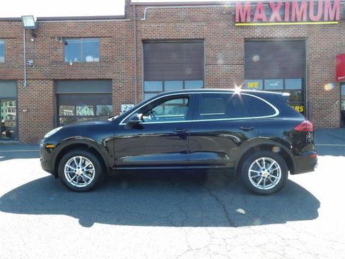 Used 2016 Porsche Cayenne image 2