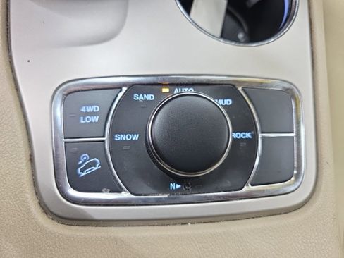Used 2014 Jeep Grand Cherokee Laredo w/ Quick Order Package 23E AWD/4WD image 20