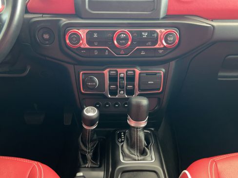 Used 2021 Jeep Wrangler Unlimited Sahara image 18