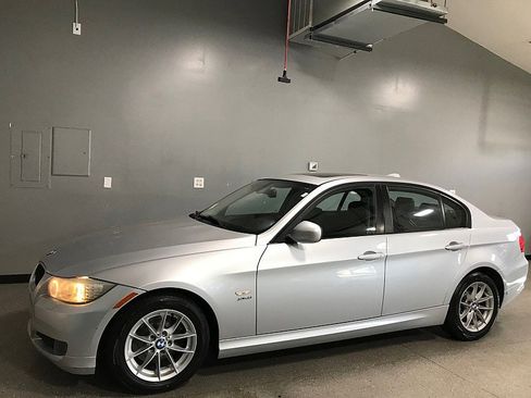 Used 2010 BMW 328i xDrive Sedan image 7