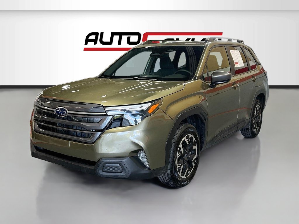 Used 2025 Subaru Forester Premium AWD/4WD image 3