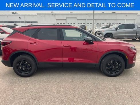 Used 2024 Chevrolet Blazer LT w/ Convenience Package FWD image 12