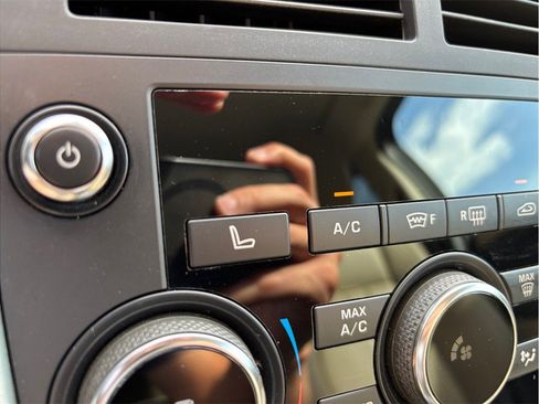 Used 2019 Land Rover Discovery Sport HSE AWD/4WD image 34