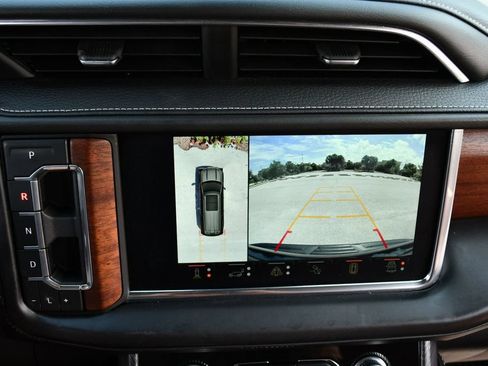 Used 2023 GMC Yukon Denali Ultimate AWD/4WD image 55