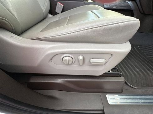 Used 2022 Chevrolet Silverado 2500 LTZ w/ LTZ Convenience Package image 7