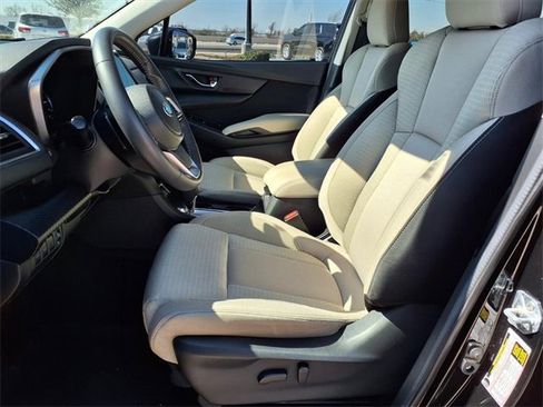 Used 2024 Subaru Ascent Premium w/ Convenience Package image 6