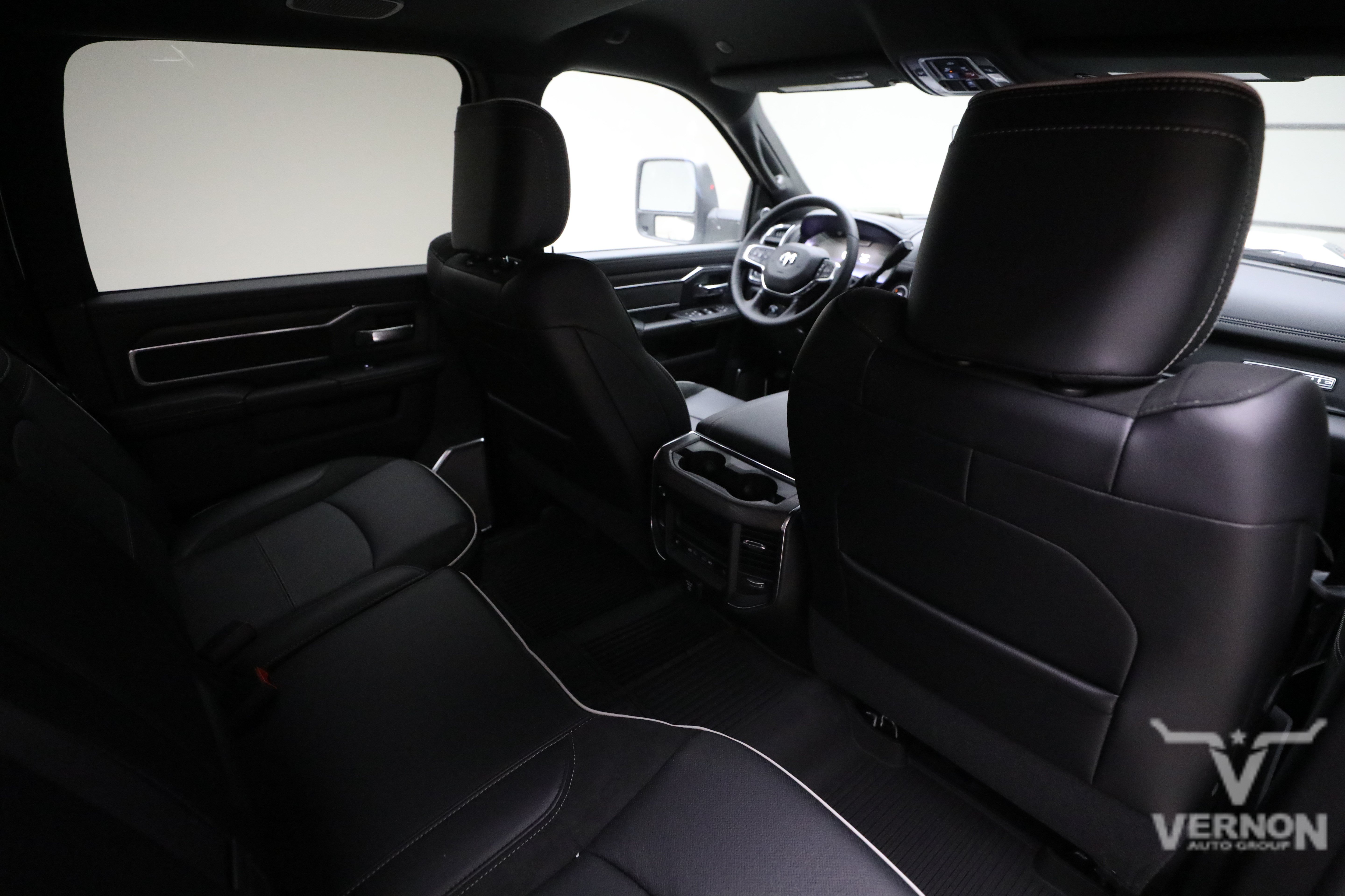 New 2026 RAM 3500 Laramie AWD/4WD image 12