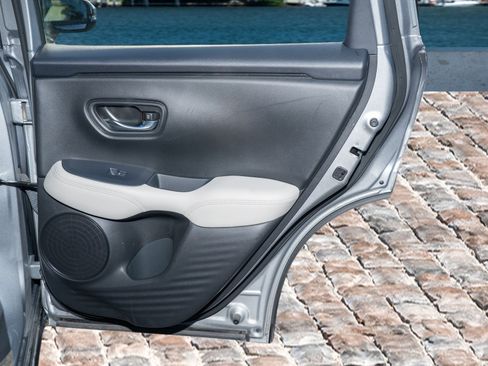 Certified 2023 Honda HR-V LX image 9