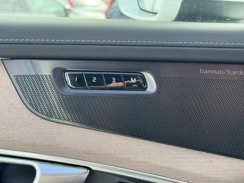 New 2026 Volvo XC90 B5 Plus w/ Protection Package image 10
