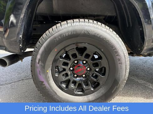 Used 2022 Toyota Tacoma TRD Sport w/ TRD Premium Sport Package AWD/4WD image 27